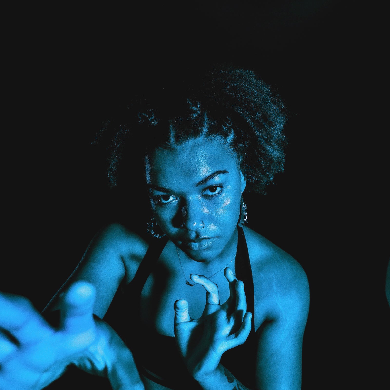 ZORA shares new single "FASTLANE"